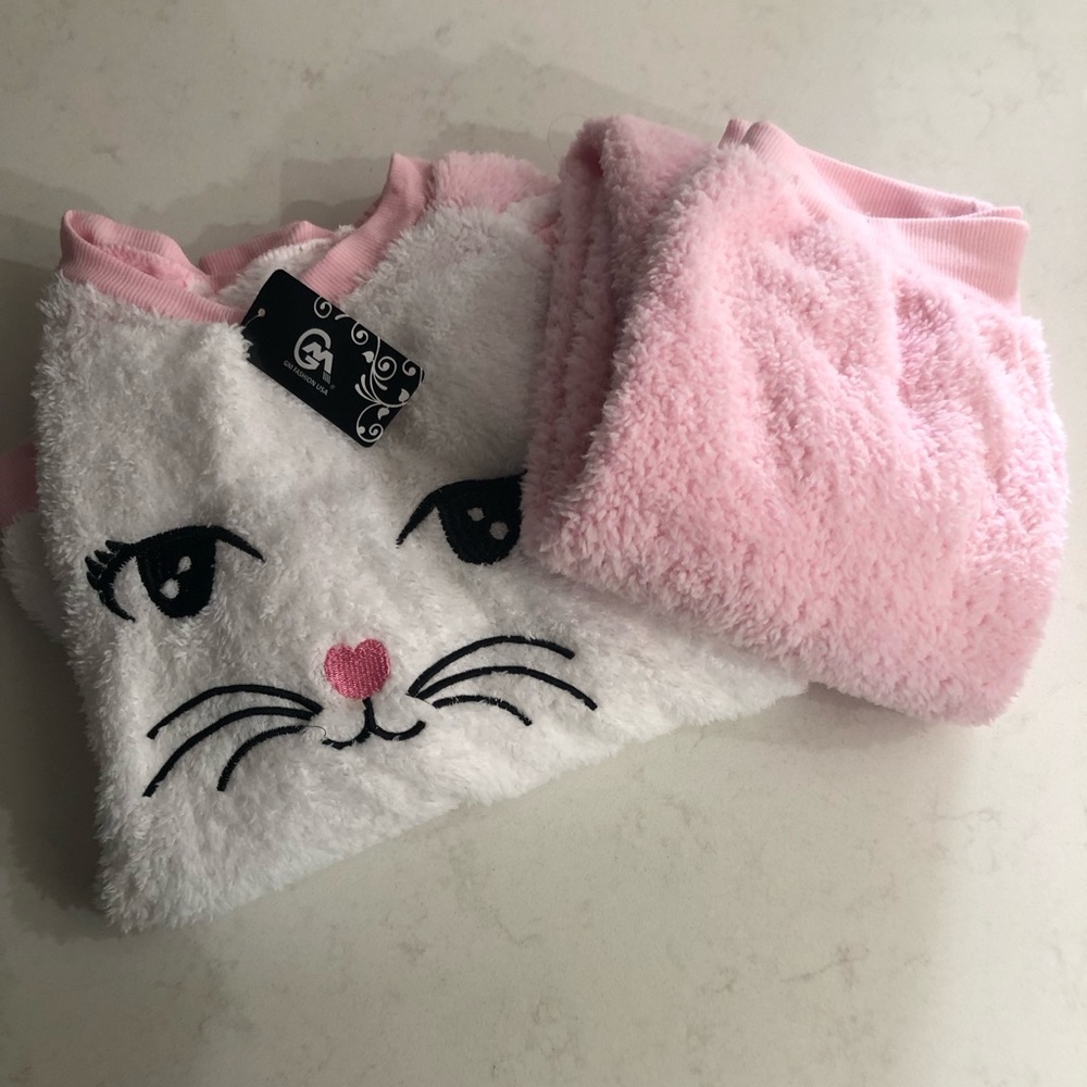 New Never Worn With Tags Fuzzy Comfy Set!